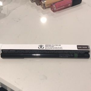 Arbonne eyeliner
